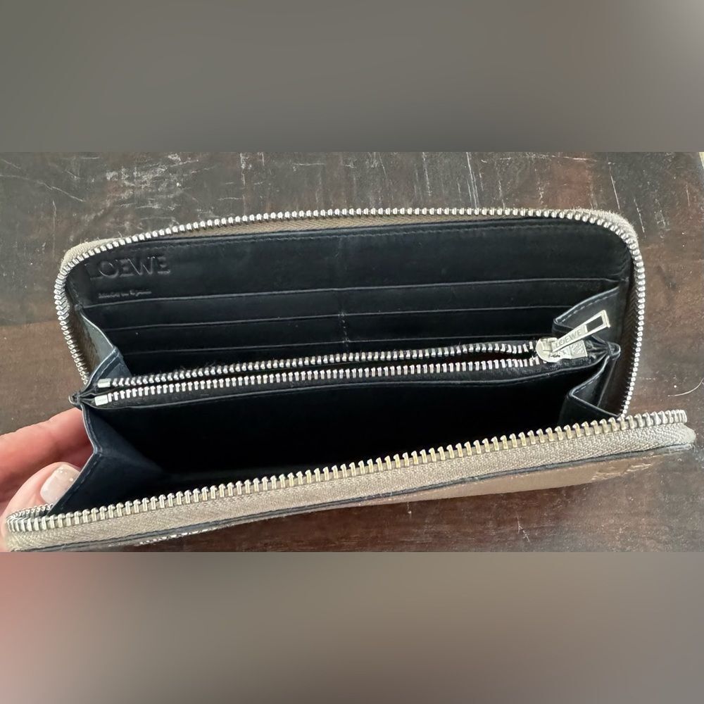 Loewe Tan Leather Skull Zip Wallet - Picture 7 of 8